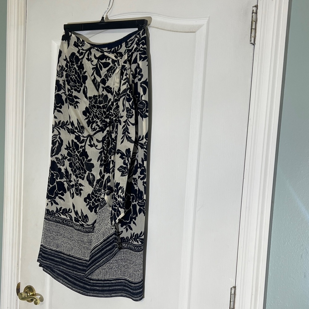 Talbots Navy and ivory floral wrap skirt, size 8. Excellent condition!